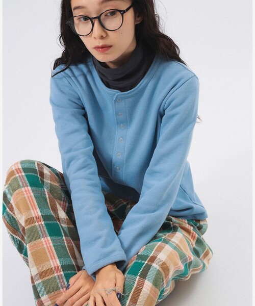 BEAMS BOY（ビームスボーイ）の「リングドット カーディガン 24AW（カーディガン/ボレロ・レディース・ピンク/チャコールグレー/サックスブルー/ネイビー・2/1）」の8枚目の写真