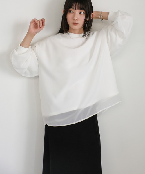 select MOCA(セレクトモカ)の「シフォンレイヤードスウェット(スウェット・レディース・チャコール/オフホワイト/グレイッシュベージュ・FREE)」の2枚目の写真