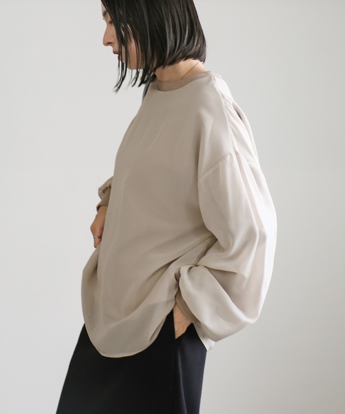select MOCA(セレクトモカ)の「シフォンレイヤードスウェット(スウェット・レディース・チャコール/オフホワイト/グレイッシュベージュ・FREE)」の15枚目の写真