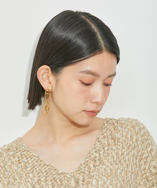 ADAM ET ROPE'（アダムエロペ）の「アーモンドチェーンピアス（ピアス（両耳用）・レディース・シルバー/ゴールド・FREE）」の6枚目の写真