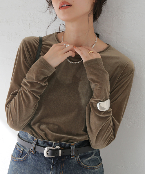 journal standard L'essage(ジャーナルスタンダードレサージュ)の「《追加》ベロアプルオーバー(Tシャツ/カットソー・レディース・ブラウン系その他/ネイビー・FREE)」の4枚目の写真