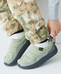 LACOSTE(RXe)̃EBY SERVE SLIPPER 224 2 CFA / ȃLeBO Xb|(Xj[J[)