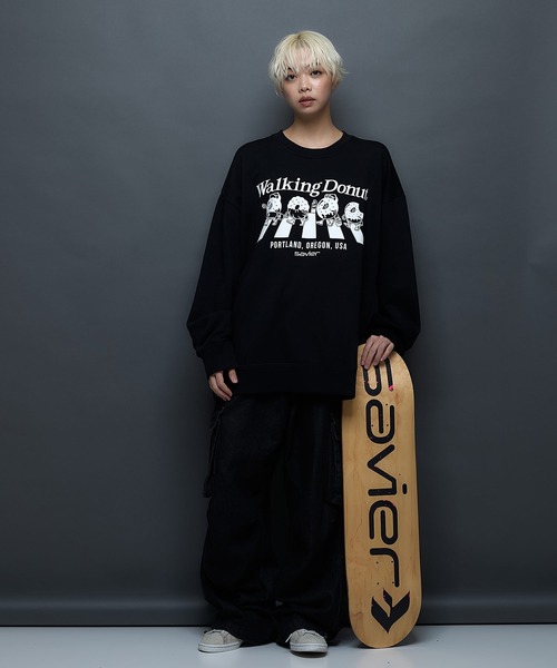 JEANS MATE(ジーンズメイト)の「【SAVIER/サビアー】WALKING DONUTSコラボ / 前面プリント ビッグシルエット スウェットトレーナー ワンポイント刺繍 ブランドロゴ(スウェット・メンズ・杢グレー/ブラック・MEDIUM/LARGE)」の7枚目の写真