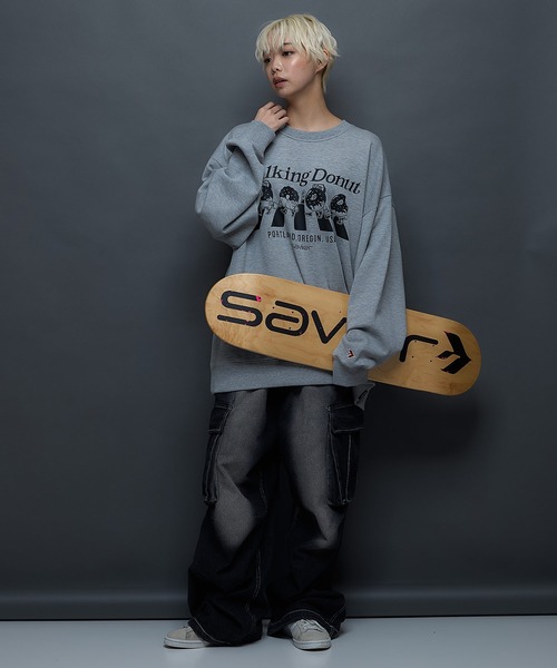 JEANS MATE(ジーンズメイト)の「【SAVIER/サビアー】WALKING DONUTSコラボ / 前面プリント ビッグシルエット スウェットトレーナー ワンポイント刺繍 ブランドロゴ(スウェット・メンズ・杢グレー/ブラック・MEDIUM/LARGE)」の10枚目の写真