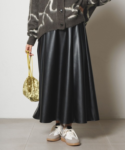 セール】レザーライクフレアスカート/200959（スカート）｜Elura