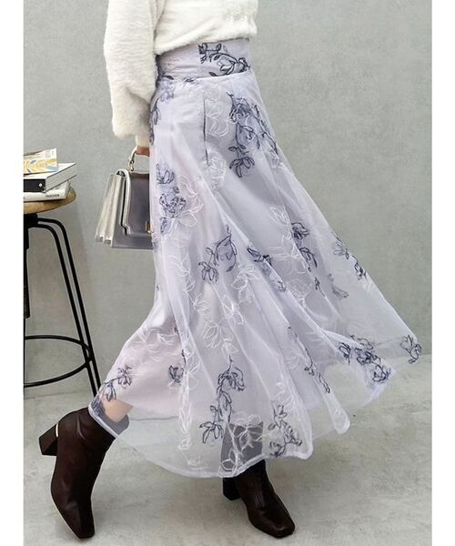 MERCURYDUO(マーキュリーデュオ)の「エンブロイダリーオリジナル花柄刺繍フレアスカート(スカート・レディース・ベージュ/オフホワイト/ラベンダー・SMALL/MEDIUM)」の3枚目の写真