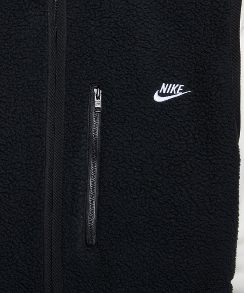 NIKE(ナイキ)の「ナイキ スポーツウェア クラブ メンズ ウィンタライズド ベスト / Nike Sportswear Club Men's Winterized Vest FZ0895-010 Black(ベスト・メンズ・ブラック・S/M/L/2XL/XL)」の5枚目の写真