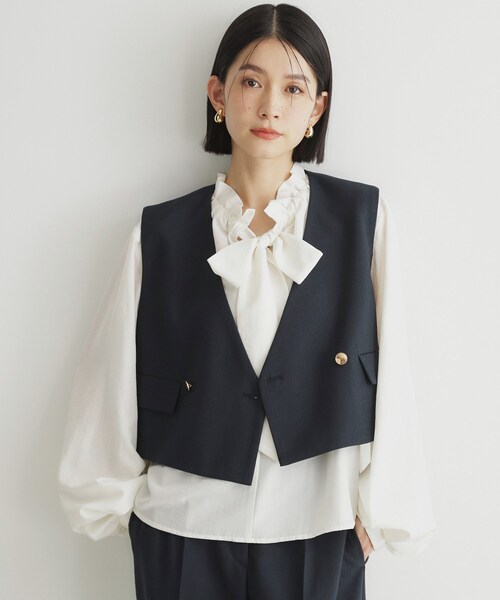 THE SHOP TK (ザ ショップ ティーケー )の「◆【セットアップ可/ONOFF活躍】カルゼショートジレ/洗える(ベスト・レディース・ナチュラル/ネイビー・12/13)」の1枚目の写真