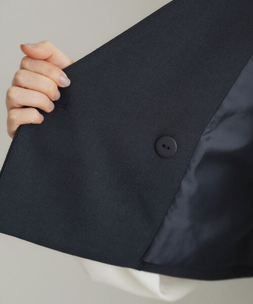 THE SHOP TK (ザ ショップ ティーケー )の「◆【セットアップ可/ONOFF活躍】カルゼショートジレ/洗える(ベスト・レディース・ナチュラル/ネイビー・12/13)」の12枚目の写真