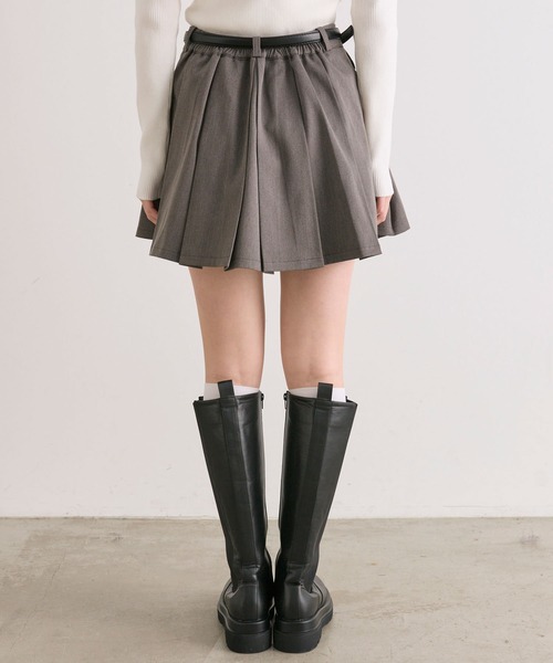 OLIVE des OLIVE（オリーブデオリーブ）の「合皮ベルト付フラッププリーツスカート（スカート・レディース・グレー系その他/チャコールグレー/アイボリー/レッド系その他・FREE）」の17枚目の写真