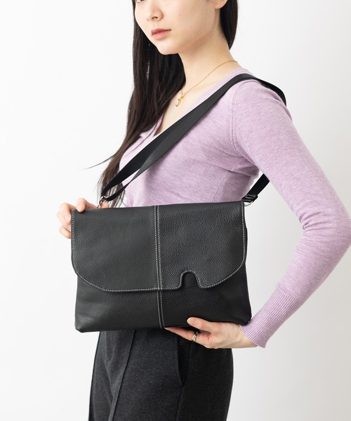 Maturi JAPAN(マトゥーリジャパン)の「エグゼクティブ牛革 サコッシュ ショルダーバッグ(ショルダーバッグ・メンズ・ブラック/グリーン・FREE)」の4枚目の写真
