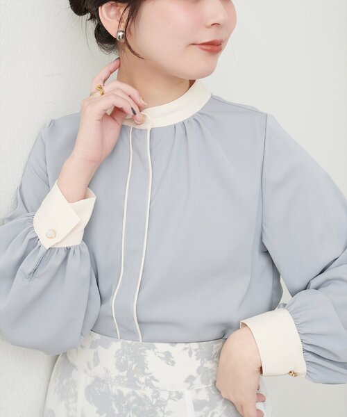 natural couture（ナチュラルクチュール）の「バイカラーデザイン釦ブラウス（シャツ/ブラウス・レディース・ベージュ/ネイビー/アイボリー/サックスブルー/ピンク系その他/オフホワイト/チャコールグレー・FREE）」の6枚目の写真