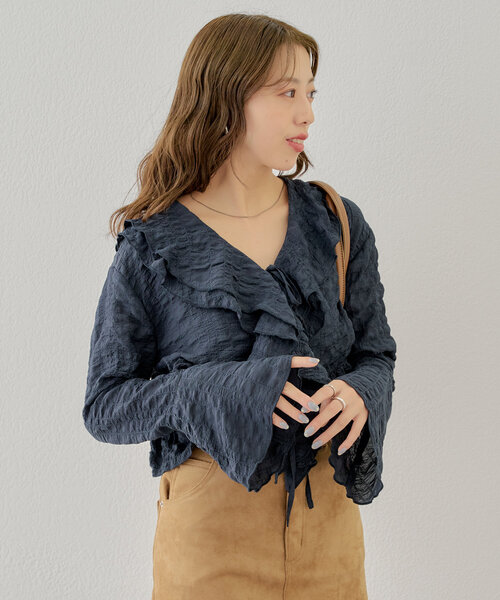 Chico（チコ）の「フリルデザインフロントリボンブラウス（シャツ/ブラウス・レディース・ホワイト/ブラック/アイボリー/ブルー/ネイビー・FREE）」の11枚目の写真