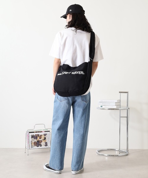 KRIFF MAYER（クリフメイヤー）の「KRIFF MAYER キャンバス ニュースペーパーバッグ 男女兼用（ショルダーバッグ・メンズ・アイボリー/ブラック・FREE）」の14枚目の写真