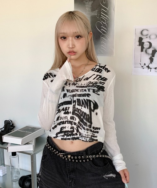 lilful（リルフル）の「クロップド丈 グラフィックプリント シアートップス（Tシャツ/カットソー・レディース・ホワイト・S/M/L）」の9枚目の写真