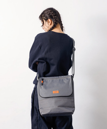 【UNIVERSALOVERALL / ユニバーサルオーバーオール】VERTICALLY flap shoulder/フラップショルダーバッグ/UVO-209