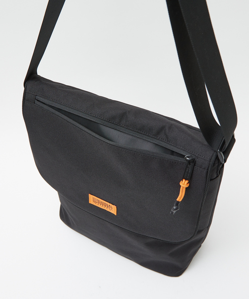 UNIVERSAL OVERALL(ユニバーサルオーバーオール)の「【UNIVERSALOVERALL / ユニバーサルオーバーオール】VERTICALLY flap shoulder/フラップショルダーバッグ/UVO-209(ショルダーバッグ・メンズ・ネイビー/ブラック/チャコールグレー/ダークベージュ・フリー)」の17枚目の写真