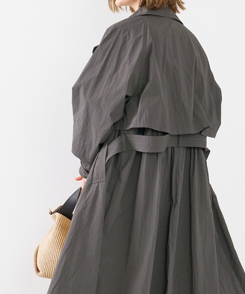 MICA&DEAL（マイカ＆ディール）の「レイヤートレンチコート（トレンチコート・レディース・ライトベージュ/チャコールグレー/ベージュ・FREE）」の8枚目の写真