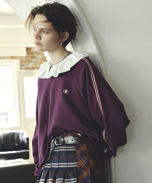 Champion(チャンピオン)の「【Champion別注】ROSE BUD×Champion SIDE LINE SWEAT(スウェット・レディース・ベージュ/バーガンディー/ブラック・ONE SIZE)」の3枚目の写真