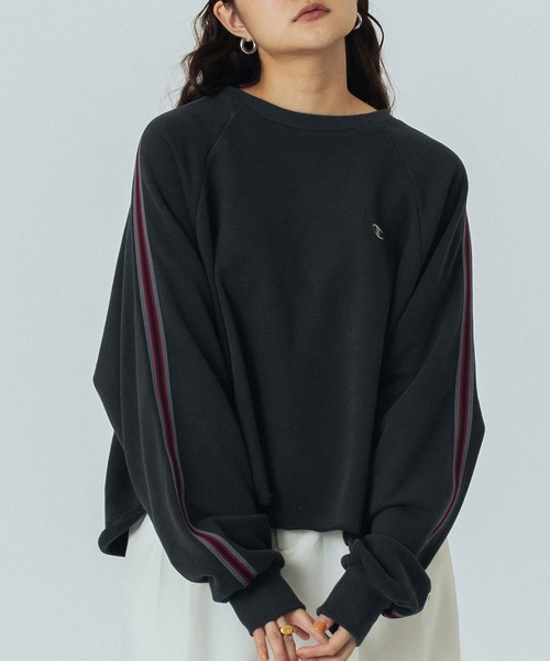 Champion(チャンピオン)の「【Champion別注】ROSE BUD×Champion SIDE LINE SWEAT(スウェット・レディース・ベージュ/バーガンディー/ブラック・ONE SIZE)」の2枚目の写真