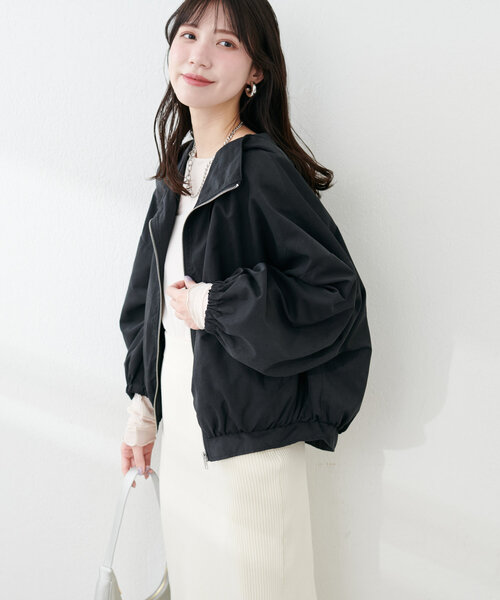 natural couture（ナチュラルクチュール）の「フード付きショートマンパ（ブルゾン・レディース・カーキ/アイボリー/ブラック/グレイッシュベージュ・FREE）」の15枚目の写真