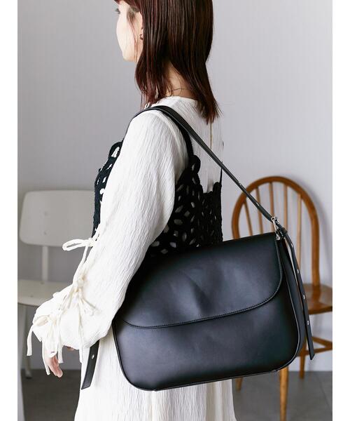 ehka sopo(エヘカソポ)の「エコレザーショルダーバッグ(ハンドバッグ・レディース・ブラウン/グレー/ブラック・F)」の2枚目の写真