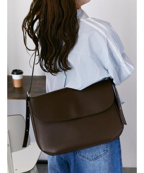 ehka sopo(エヘカソポ)の「エコレザーショルダーバッグ(ハンドバッグ・レディース・ブラウン/グレー/ブラック・F)」の7枚目の写真