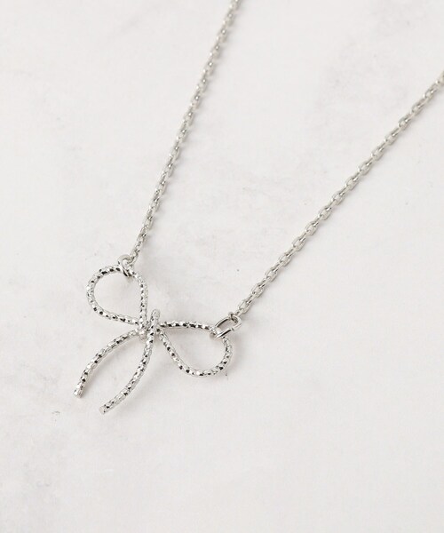 couture brooch(クチュールブローチ)の「リボンモチーフネックレス(ネックレス・レディース・シルバー/ゴールド・00)」の2枚目の写真