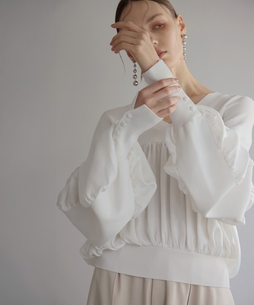 MIELI INVARIANT(ミエリインヴァリアント)の「Volume Gather MIx Knit Tops(Tシャツ/カットソー・レディース・ブラック/ホワイト・FREE)」の2枚目の写真