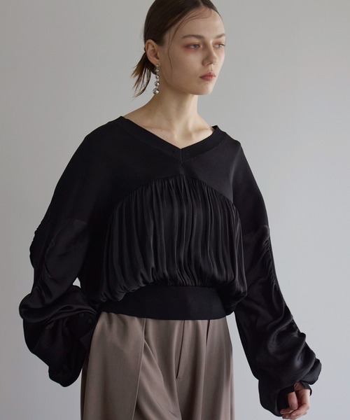 MIELI INVARIANT(ミエリインヴァリアント)の「Volume Gather MIx Knit Tops(Tシャツ/カットソー・レディース・ブラック/ホワイト・FREE)」の1枚目の写真
