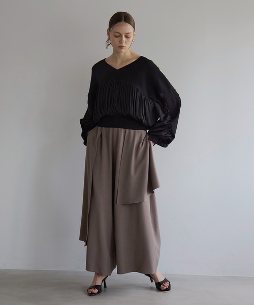 MIELI INVARIANT(ミエリインヴァリアント)の「Volume Gather MIx Knit Tops(Tシャツ/カットソー・レディース・ブラック/ホワイト・FREE)」の3枚目の写真