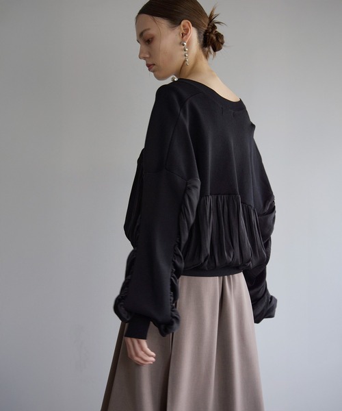 MIELI INVARIANT(ミエリインヴァリアント)の「Volume Gather MIx Knit Tops(Tシャツ/カットソー・レディース・ブラック/ホワイト・FREE)」の9枚目の写真