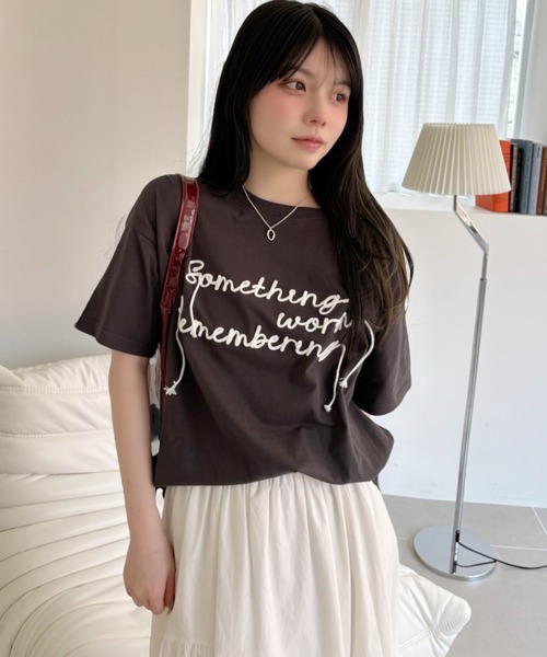 Ada.(エイダ)の「ロープ刺繍 ロゴ Tシャツ(Tシャツ/カットソー・レディース・チャコール/オートミール/アイボリー・FREE)」の9枚目の写真