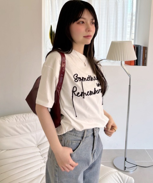 Ada.(エイダ)の「ロープ刺繍 ロゴ Tシャツ(Tシャツ/カットソー・レディース・チャコール/オートミール/アイボリー・FREE)」の6枚目の写真