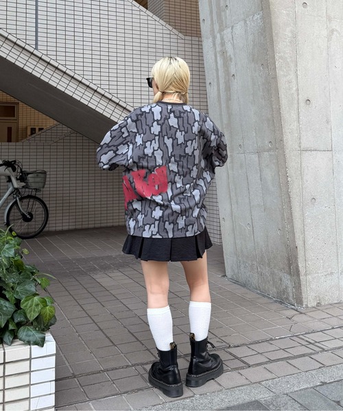 sedacle(セダクル)の「アソートサイドプリントロンT(Tシャツ/カットソー・メンズ・ベージュ/ブラック系その他/チャコールグレー・SMALL/MEDIUM/LARGE)」の8枚目の写真