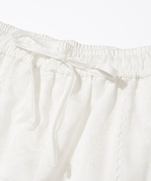 Firsthand（ファーストハンド）の「Firsthand/ファーストハンド スクエア刺繍 ワイドシルエット イージーパンツ / セットアップ対応（その他パンツ・レディース・ホワイト/ブラック・S/M）」の15枚目の写真