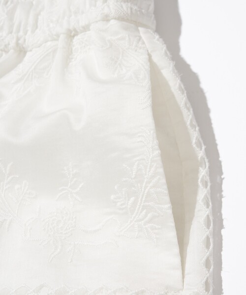 Firsthand（ファーストハンド）の「Firsthand/ファーストハンド スクエア刺繍 ワイドシルエット イージーパンツ / セットアップ対応（その他パンツ・レディース・ホワイト/ブラック・S/M）」の13枚目の写真