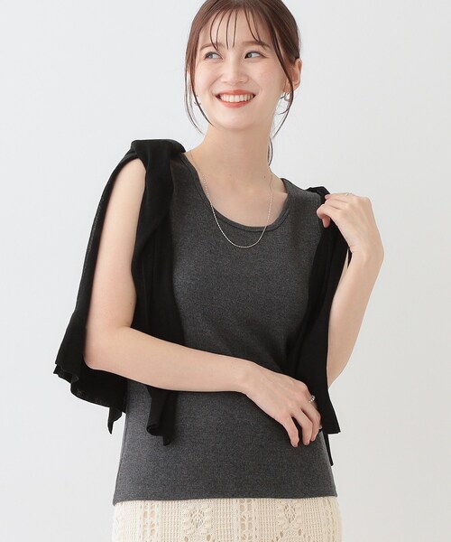 SHOO・LA・RUE(シューラルー)の「【洗える/S-LL】色違いで揃えたい テレコリブタンクトップ(タンクトップ・レディース・ホワイト/ダークグレー/サックスブルー系2/ナチュラル/ホワイト系3/ブラック・01/04/02/03)」の5枚目の写真