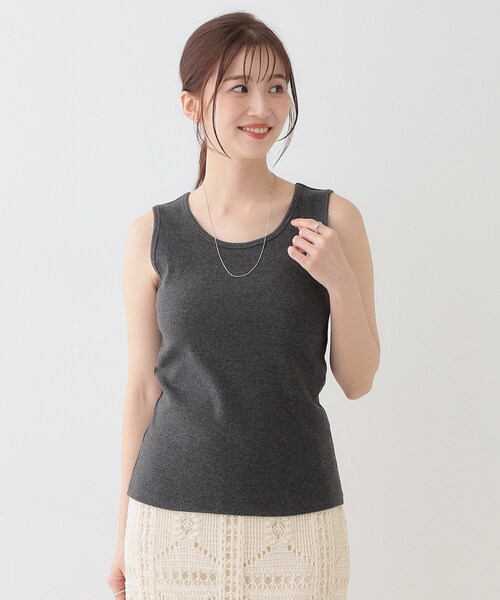 SHOO・LA・RUE(シューラルー)の「【洗える/S-LL】色違いで揃えたい テレコリブタンクトップ(タンクトップ・レディース・ホワイト/ダークグレー/サックスブルー系2/ナチュラル/ホワイト系3/ブラック・01/04/02/03)」の14枚目の写真