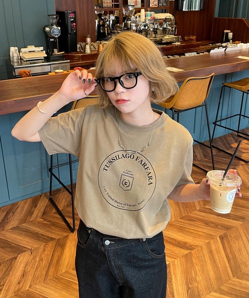 Chillfar(チルファー)の「ロゴデザインミックスTEEシャツ(Tシャツ/カットソー・レディース・ネイビー系/グリーン系1/ベージュ系/グレー系1/ブラック系1/ネイビー/ベージュ系1/グレー系/ホワイト/ブラウン/ブラウン系1/ブラウン系/ホワイト系1/ホワイト系/ベージュ/ネイビー系1/チャコール/ブラック系/ブラック・FREE)」の16枚目の写真