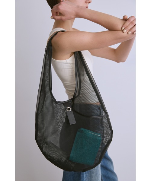 un/neu(アンノイ)の「シアーメッシュラウンドバッグ / シースルートート(トートバッグ・レディース・ブラック/ブルー・FREE)」の2枚目の写真