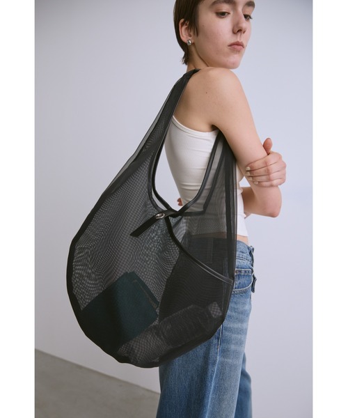 un/neu(アンノイ)の「シアーメッシュラウンドバッグ / シースルートート(トートバッグ・レディース・ブラック/ブルー・FREE)」の9枚目の写真