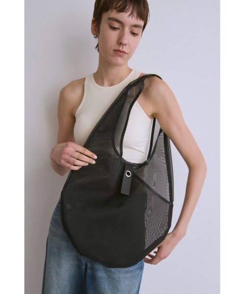 un/neu(アンノイ)の「シアーメッシュラウンドバッグ / シースルートート(トートバッグ・レディース・ブラック/ブルー・FREE)」の6枚目の写真