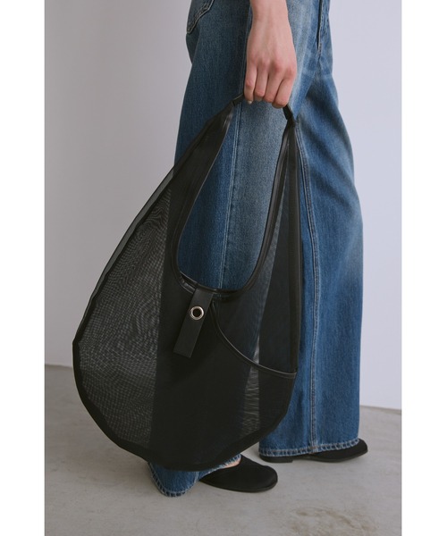 un/neu(アンノイ)の「シアーメッシュラウンドバッグ / シースルートート(トートバッグ・レディース・ブラック/ブルー・FREE)」の8枚目の写真