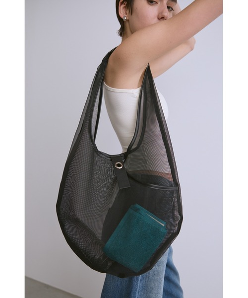 un/neu(アンノイ)の「シアーメッシュラウンドバッグ / シースルートート(トートバッグ・レディース・ブラック/ブルー・FREE)」の11枚目の写真