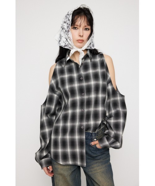 LAGUA GEM(ラグアジェム)の「SHOULDER OPEN CHECK シャツ(シャツ/ブラウス・レディース・ブラック/ブラウン・FREE)」の4枚目の写真