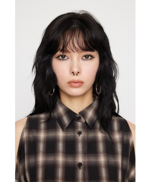 LAGUA GEM(ラグアジェム)の「SHOULDER OPEN CHECK シャツ(シャツ/ブラウス・レディース・ブラック/ブラウン・FREE)」の13枚目の写真
