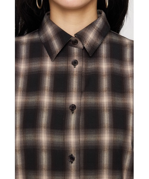 LAGUA GEM(ラグアジェム)の「SHOULDER OPEN CHECK シャツ(シャツ/ブラウス・レディース・ブラック/ブラウン・FREE)」の14枚目の写真
