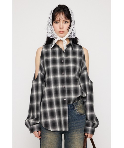 LAGUA GEM(ラグアジェム)の「SHOULDER OPEN CHECK シャツ(シャツ/ブラウス・レディース・ブラック/ブラウン・FREE)」の3枚目の写真