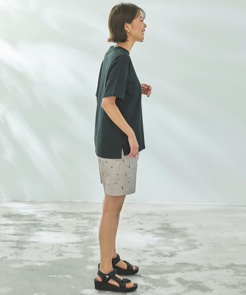 Arnold Palmer(アーノルドパーマー)の「ライトダンボール シェア ビッグアンブレラ Tシャツ(Tシャツ/カットソー・レディース・ブラック/ホワイト/スカイブルー・XS/M/S/LL/L)」の4枚目の写真